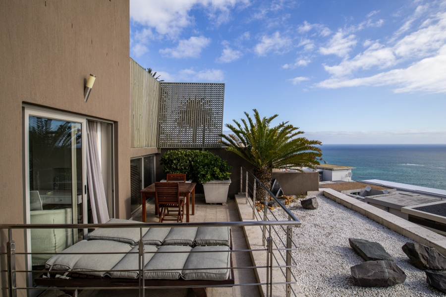 6 Bedroom Property for Sale in Bantry Bay Western Cape